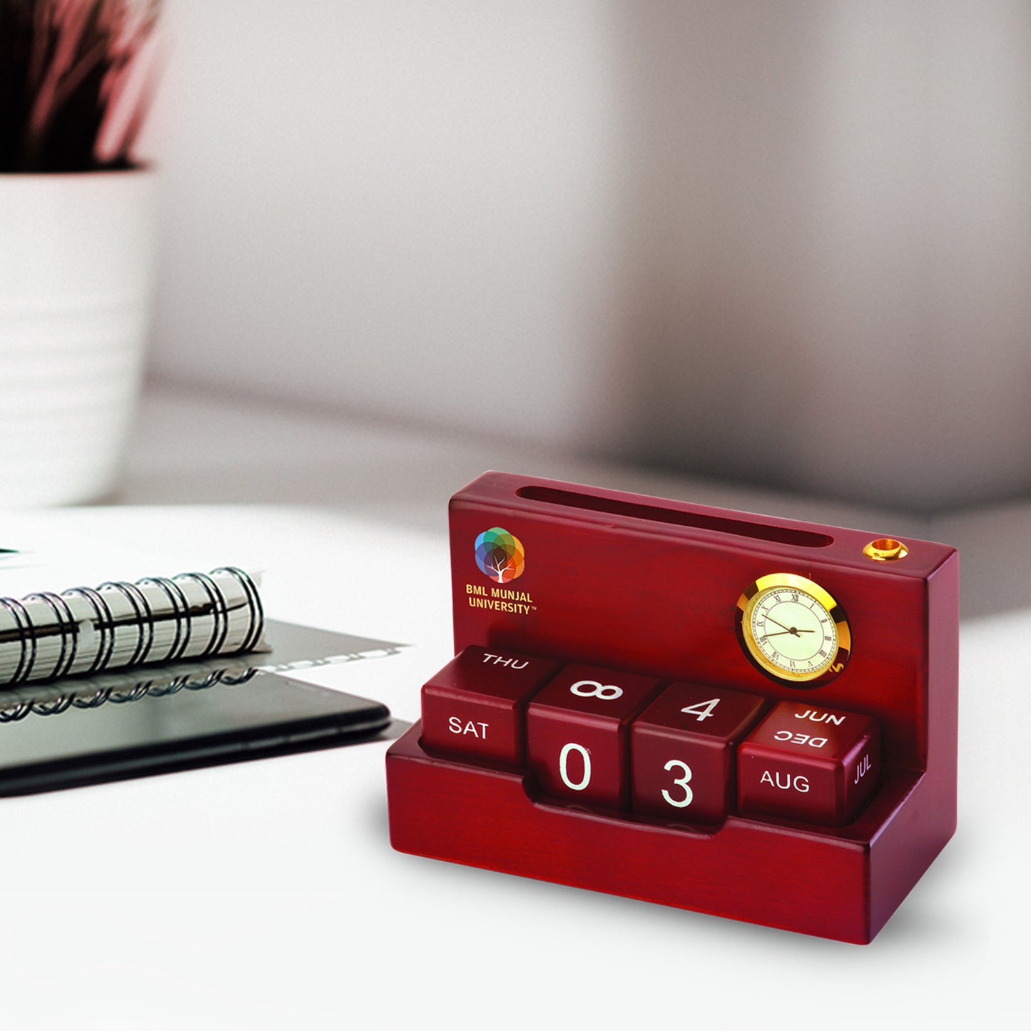 Customized Dice Date Calendar With Watch, Pen & Pad Holder For Corporate Gifting