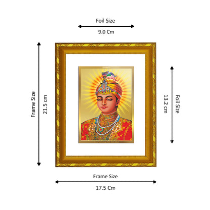 DIVINITI 24K Gold Plated Guru Harkrishan Wooden Photo Frame Idol for Home Decor, Puja Room, Table Top, Wall Hanging, Workshop, Luxurious Gift | DG103 Size 2 (22.6x18.4 CM)