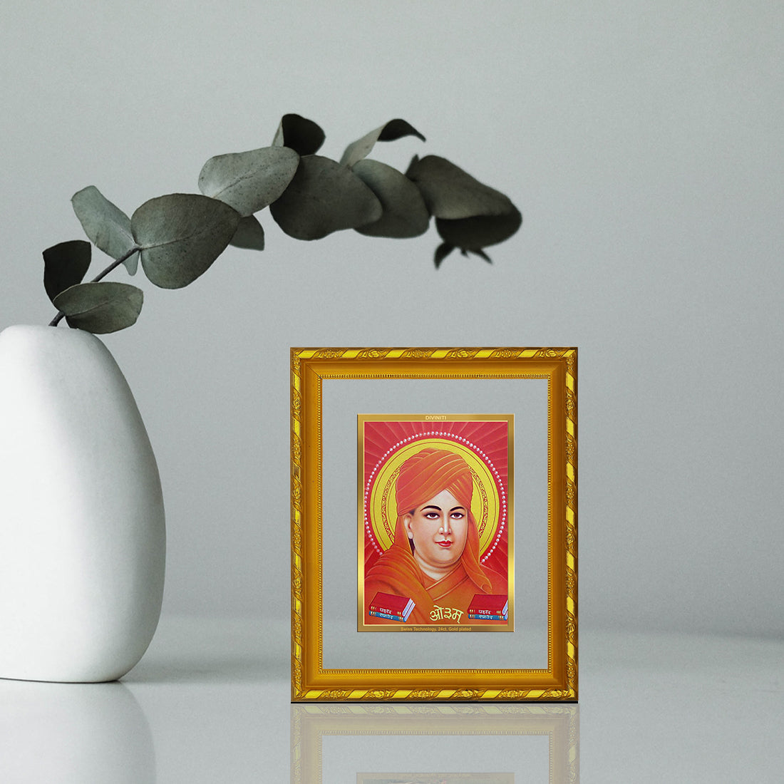 DIVINITI 24K Gold Plated Dayananda Saraswati Wooden Photo Frame Idol for Home Decor, Table Top, Wall Hanging, Workshop, Premium Gift | DG103 Size 2 (22.6x18.4 CM)