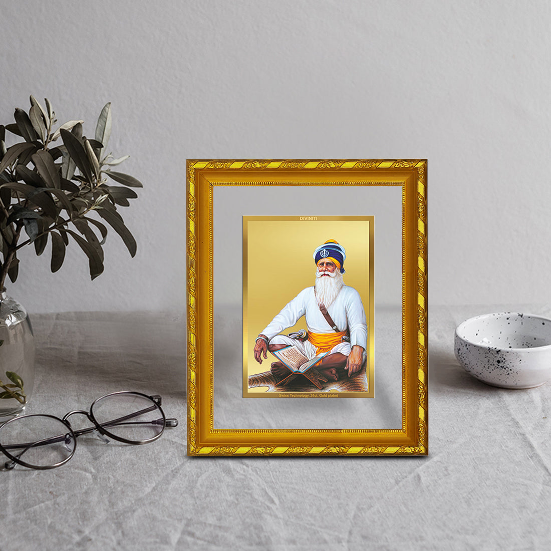 DIVINITI 24K Gold Plated Baba Deep Singh Wooden Premium Photo Frame Idol for Wall Hanging, Workshop, Table Top, Home Decor, Luxury Gift | DG103 Size 2 (22.6x18.4 CM)