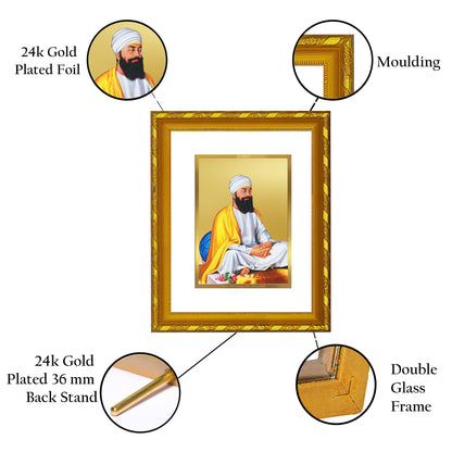 DIVINITI 24K Gold Plated Guru Tegh Bahadur Ji Wooden Traditional Photo Frame Idol for Home Wall Decor, Workshop, Table Top, Premium Gift | DG103 Size 2 (22.6x18.4 CM)