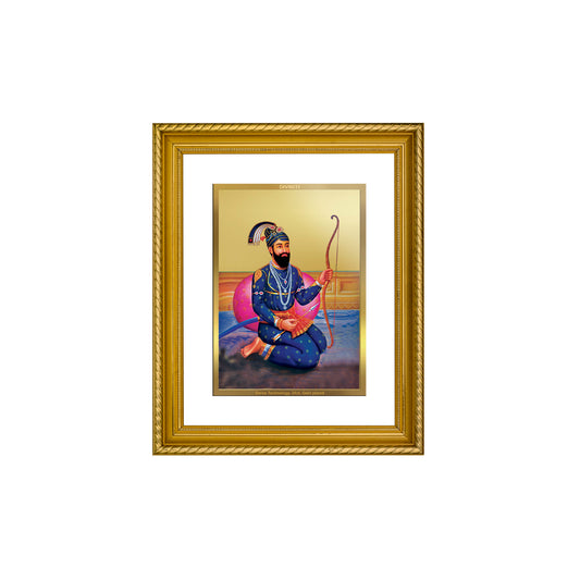 Diviniti 24K Gold Plated Guru Gobind Singh Wooden Wall Photo Frame for Home & Office Decor, Tabletop, Puja Room, Gift DG056S2.5 (29.5x24.5 CM)