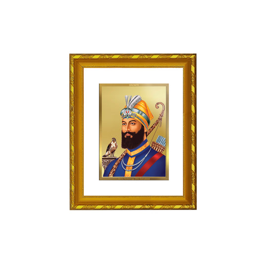 DIVINITI 24K Gold Plated Foil Guru Gobind Singh Photo Frame for Home Wall Decor, Workshop, Table Top, Gift|DG103 Size 2 (22.6x18.4 CM)