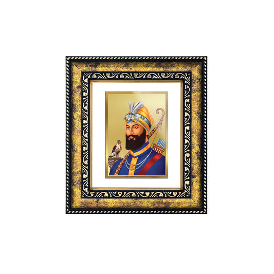 DIVINITI 24K Gold Plated Foil Guru Gobind Singh Photo Frame for Wall Hanging, Workshop, Table Top, Home Decor, Gift|DG113 Size 2 (22.6x18.4 CM)