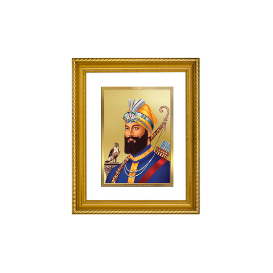 Diviniti 24K Gold Plated Guru Gobind Singh Wooden Photo Frame for Home & Office Decor, Wall Hanging, Tabletop, Puja Room, Gift DG056S2.5 (29.5x24.5 CM)