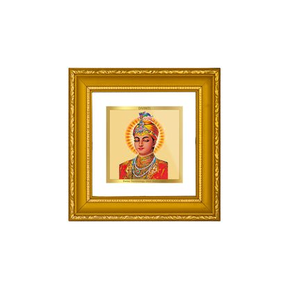 DIVINITI 24K Gold Plated Foil Guru Harkrishan Wooden Classic Wall Photo Frame Idol for Home Decor, Puja Room, Workshop, Gifts | DG101S1A (10x10 CM)