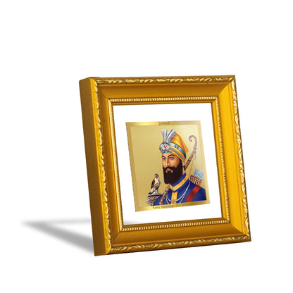 DIVINITI 24K Gold Plated Foil Guru Gobind Singh Wooden Photo Frame Idol for Wall Hanging, Workshop, Home Decor, Premium Gifts | DG101S1A (10x10 CM)